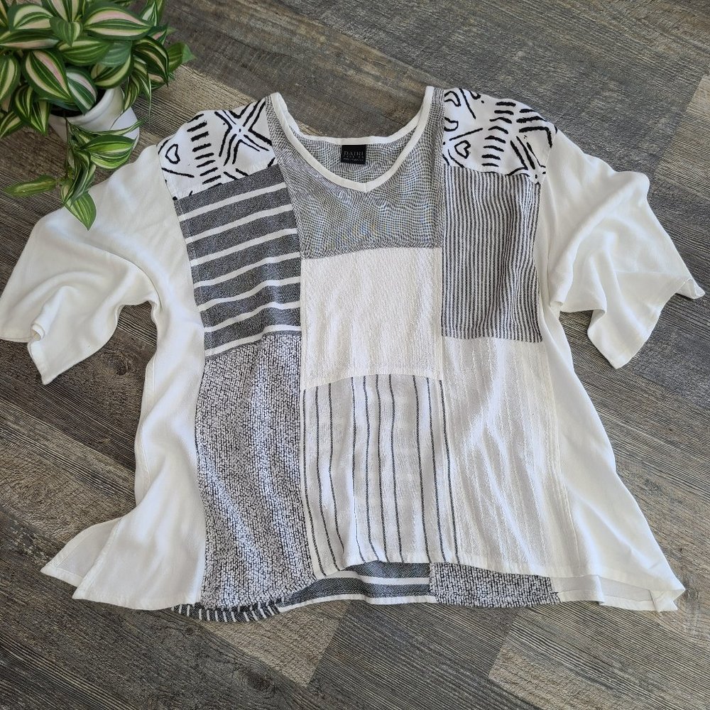 Dairi Made in Morocco White and Gray Tones Short Tunic Top Size OS